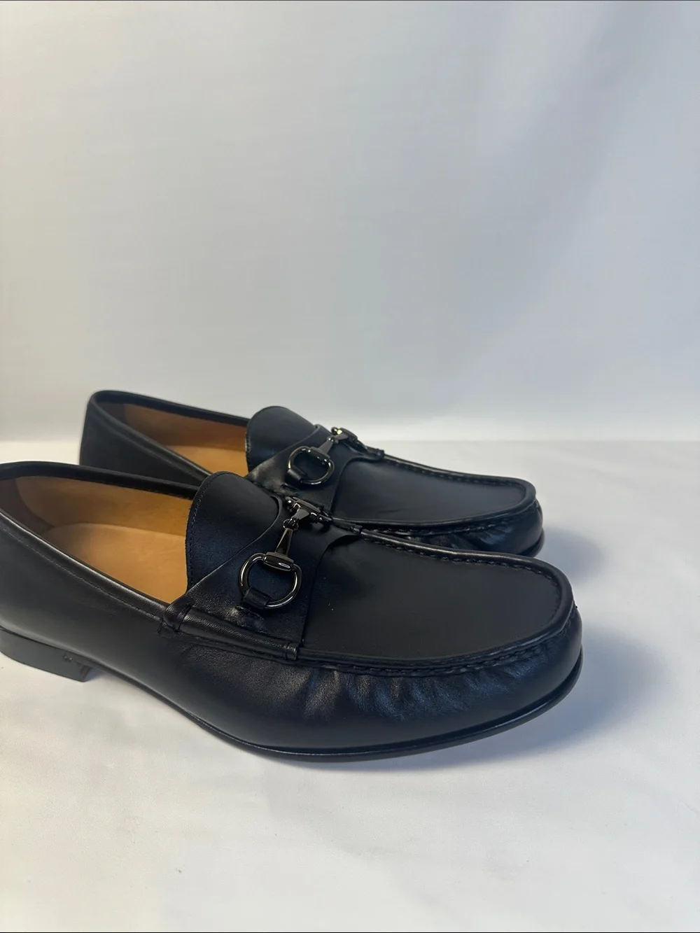 Quince sleek black